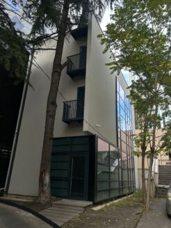 ქირავდება საოფისე ფართი ვაკეში